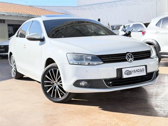 VOLKSWAGEN JETTA 2.0 TSI HIGHLINE 211CV GASOLINA 4P TIPTRONIC VOLKSWAGEN JETTA 2.0 TSI HIGHLINE 211CV GASOLINA 4P TIPTRONIC